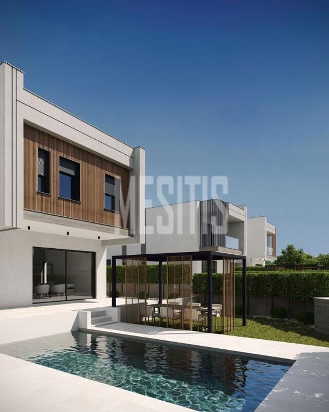 detachedHouse-6c9a2388-0752-444e-ab29-1dd6913cd599_Wtr.jpg