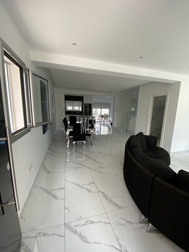 detachedHouse-e941daec-cb8b-4bcc-8c90-6688472959a9_Wtr.jpeg