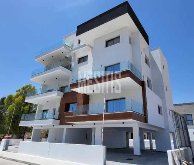 apartment-c9bb7ef8-8e4e-4f92-bd05-01dcc1bbf8f8_Wtr.png