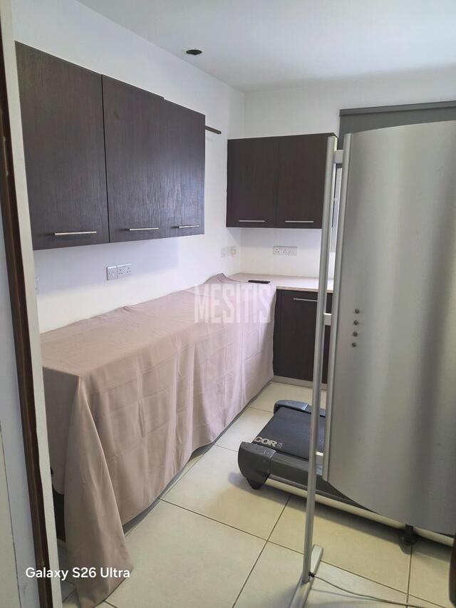 office-484de496-51a0-40b9-a44e-208b6c808fc9_Wtr.jpg