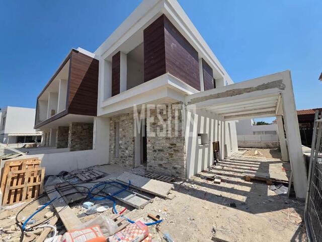 detachedHouse-e2b5ffd5-3a75-453c-8872-3d89a5a6487c_Wtr.jpg