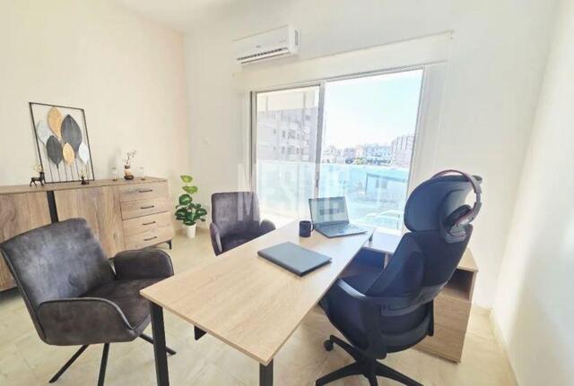 office-ee797f39-83cb-4887-a945-bd93330baf04_Wtr.jpg