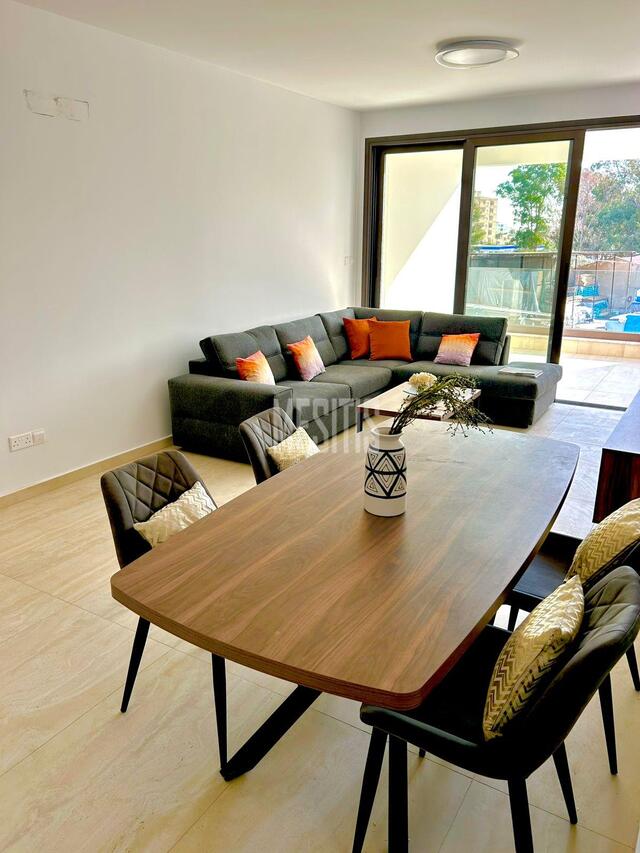 apartment-b65aa127-46f1-4f32-ae42-54c0a709f01b_Wtr.jpeg