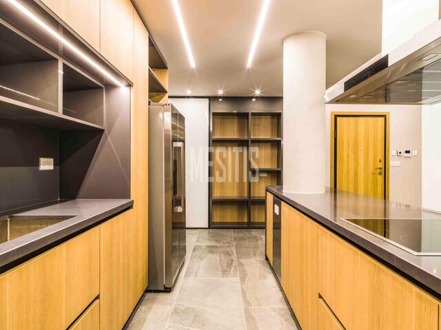 apartment-dcf93ba9-d87f-4dbe-a3b4-15461e579b96_Wtr.jpg