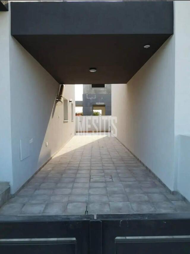 detachedHouse-779c13a0-4d6d-4edf-bfee-650f56b252b6_Wtr.jpg