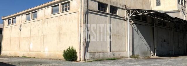 warehouse-a1cb72cd-c0f6-47bf-8041-f15eab6afe7e_Wtr.jpg