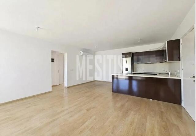 apartment-f6854463-3be9-45cc-9e10-79691568c680_Wtr.jpg