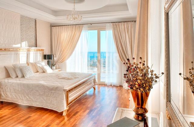 Luxury 4-bedroom villa with sea view and private pool for sale in Agios Tychonas, Limassol. – photo 4