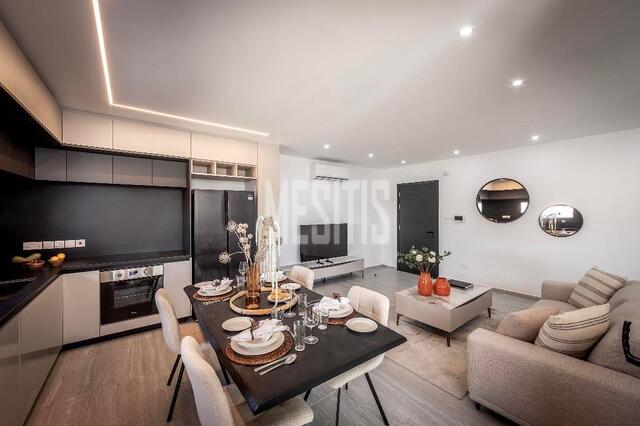 apartment-966ca87a-3b45-4b48-8ca5-6e8178b35a0d_Wtr.jpeg