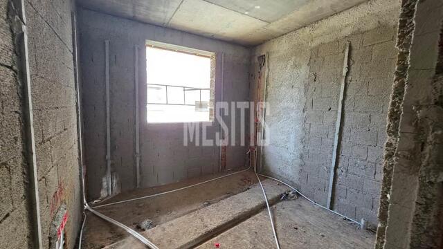 apartment-f75009da-8772-4185-bc6b-4651e2a04a71_Wtr.jpg