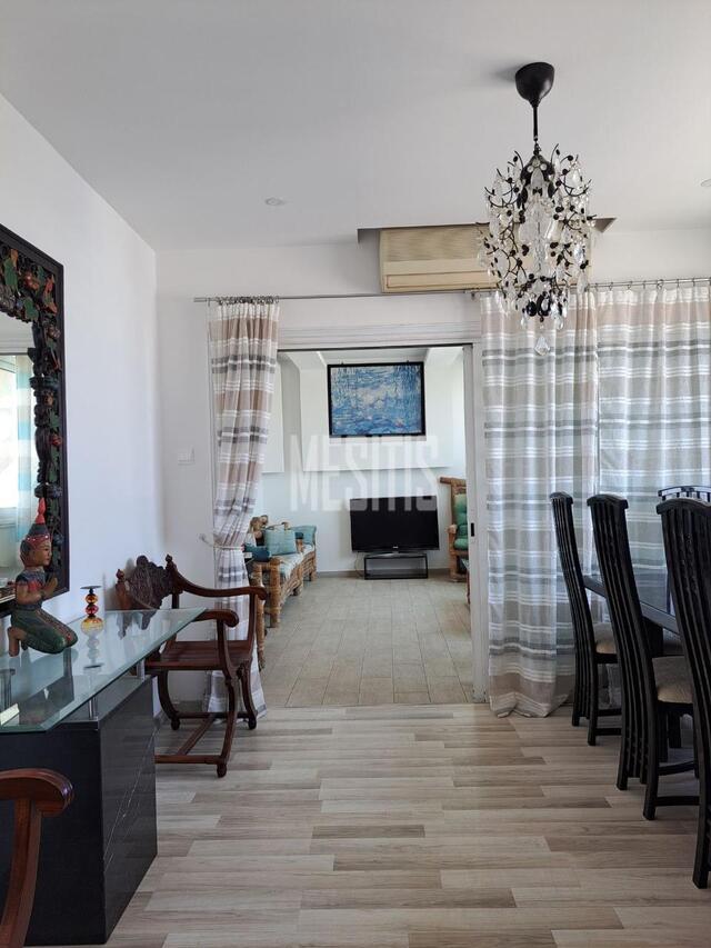 apartment-086f54a1-e561-4b84-bc2b-97ac97bb42e2_Wtr.jpg