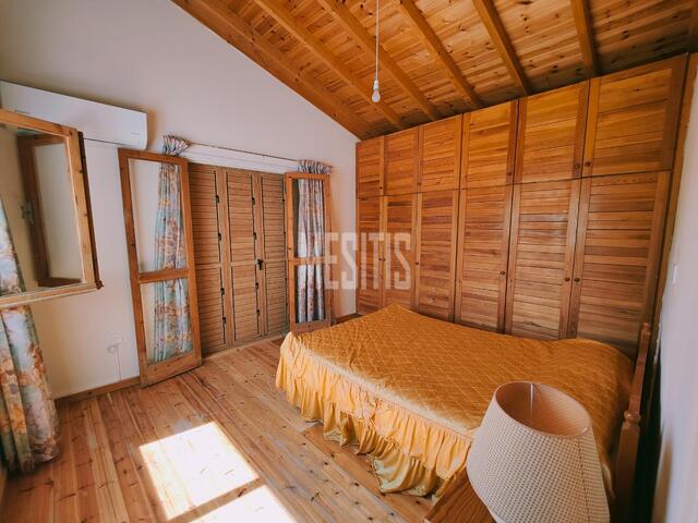 detachedHouse-d1ff31d4-47f0-4884-be5b-33120c0bd9a2_Wtr.jpeg