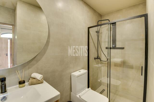 detachedHouse-7f3670d2-3b4a-4759-932a-4d75dd462cef_Wtr.jpg