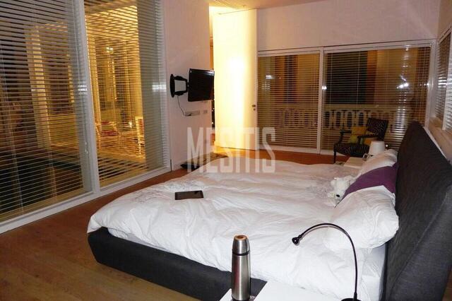 detachedHouse-d6a60bfc-0867-4495-984c-c2aad5304711_Wtr.jpg