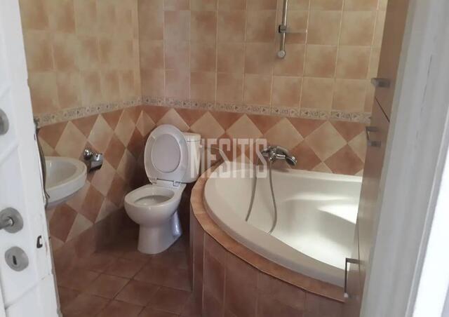 apartment-de1c5adc-bd07-4ddf-a771-e64693f5ec01_Wtr.jpg