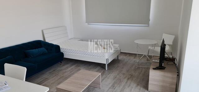 studioLoft-4f67cab5-5f0a-4a88-9fe1-06ad9bd266d7_Wtr.jpeg