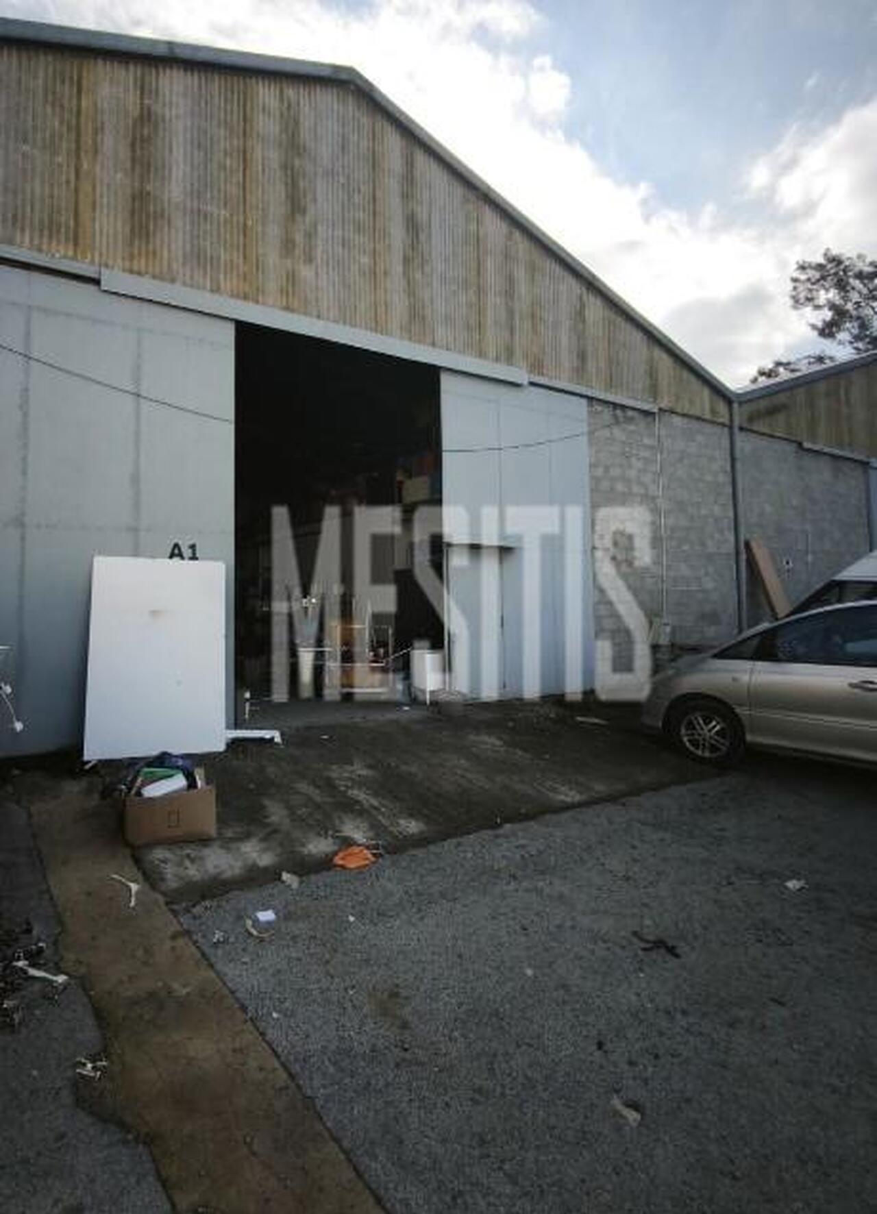 warehouse-75ae2348-381e-4dd5-87b0-5b577f731574_Wtr.jpg