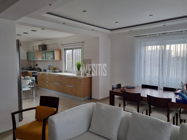 apartment-d46b1d46-096f-46b4-b5b7-e52ec26d6af3_Wtr.jpeg