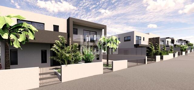 detachedHouse-7abb7c78-194a-4257-8e6c-16ab25e85e86_Wtr.jpg