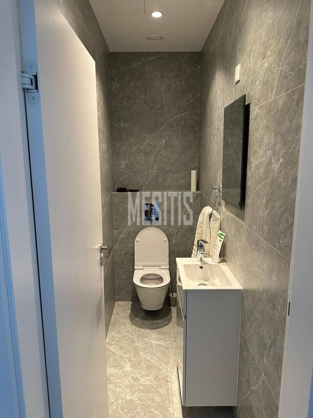 apartment-ef7f1ef9-827f-4de4-92ce-bde7966c182e_Wtr.jpg