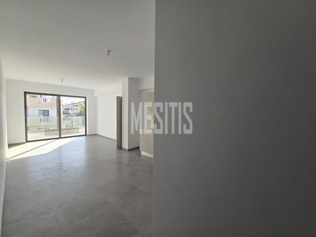 apartment-3071fd47-9a5e-4468-bc64-55290119e62d_Wtr.jpg