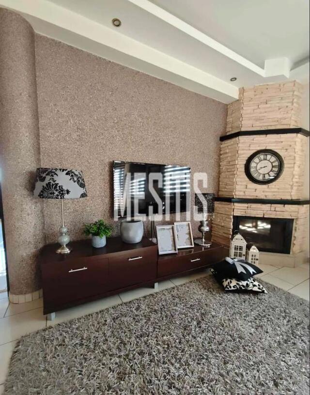 detachedHouse-b91f2355-378f-48db-aa9d-954d9ce794f5_Wtr.jpg