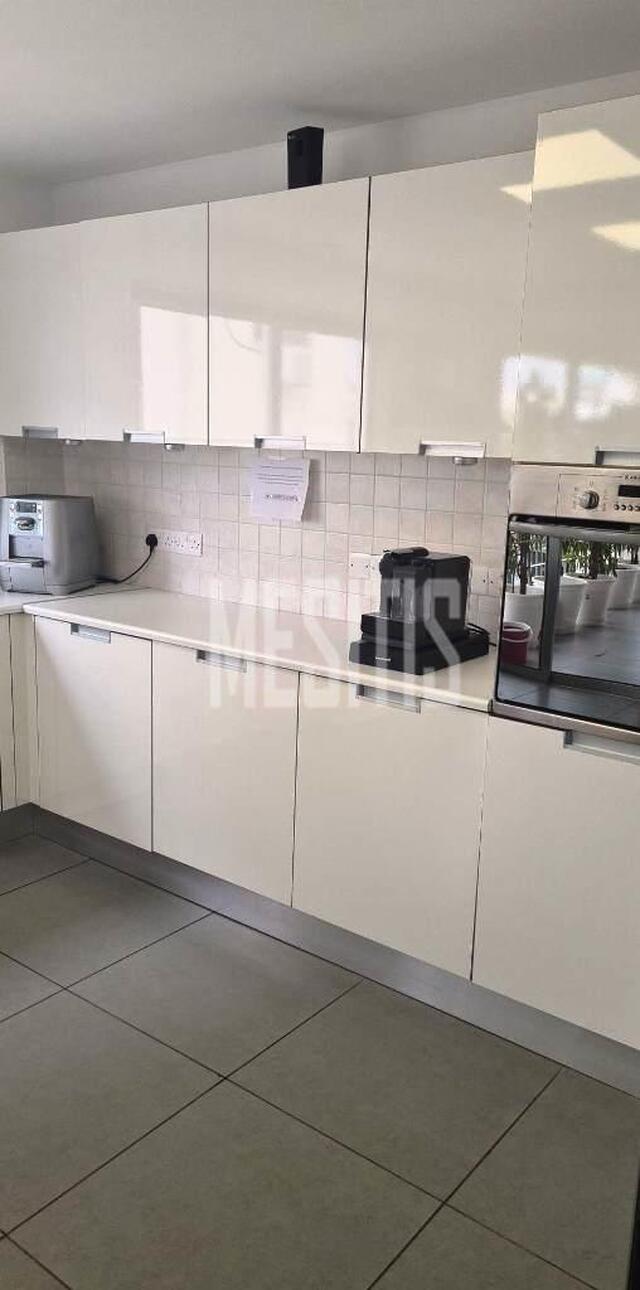 apartment-2024af92-c273-4e8b-a020-dac243f08edb_Wtr.jpeg