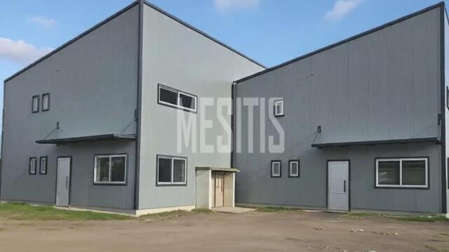 warehouse-71a66c9c-7dfc-46e5-9813-c97385be13ba_Wtr.jpg