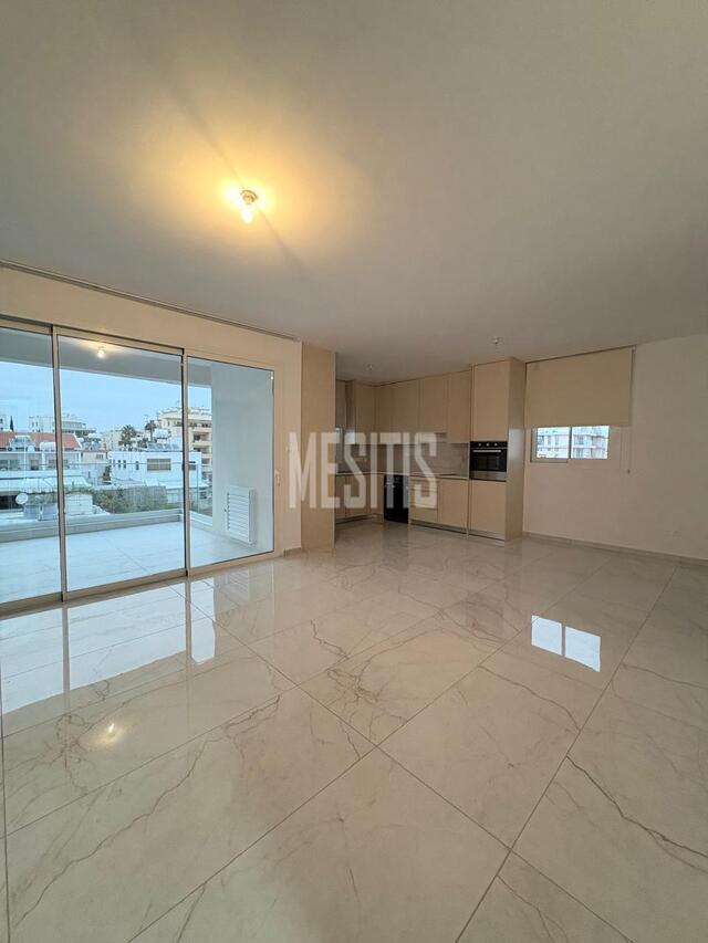 apartment-e3addb9a-0229-4b46-b587-6f9b5b5628c0_Wtr.jpg