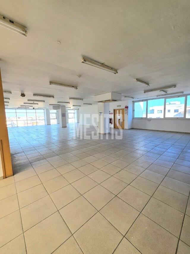 office-630cd972-d1dd-4f08-a064-eed9ee608aa1_Wtr.jpg