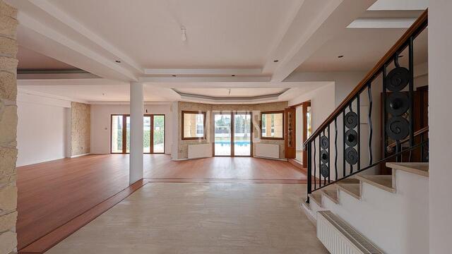 detachedHouse-703b46b6-ee86-46ae-9776-72abb96adcb7_Wtr.jpg