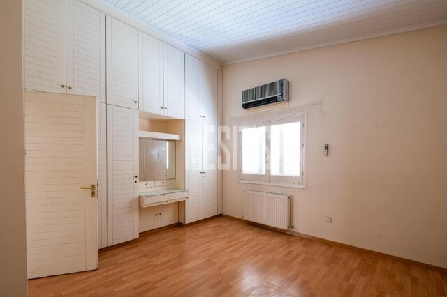 detachedHouse-f7537cca-5791-4ee9-b0b8-c6cf4bf06568_Wtr.jpg