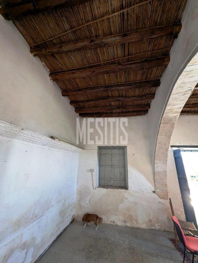 complexLiving-b9d68a2c-384f-44df-bf26-35751d20a195_Wtr.jpg