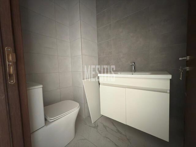 apartment-a5d55dee-7436-4532-b991-dfac15ee82a7_Wtr.jpeg
