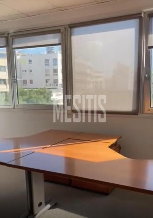office-588ff189-0bdc-4f76-b783-f156c40c246d_Wtr.jpg