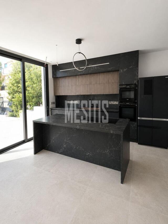 detachedHouse-bdd65719-5283-499c-85db-21beeb25a007_Wtr.jpg