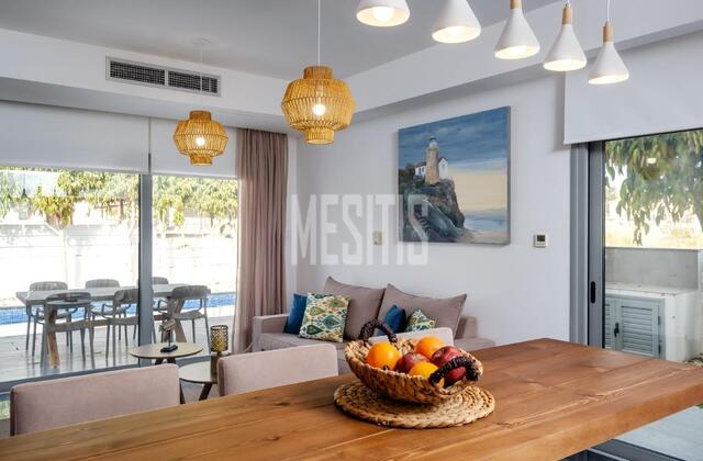 detachedHouse-283d53cc-0ad9-4327-9a1a-4c377cca8883_Wtr.jpg
