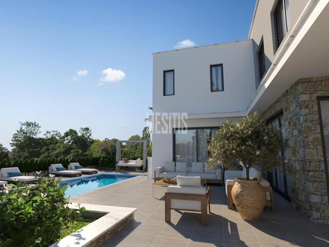detachedHouse-556cd3cb-b365-45a1-a980-053dd6bc00b0_Wtr.jpg