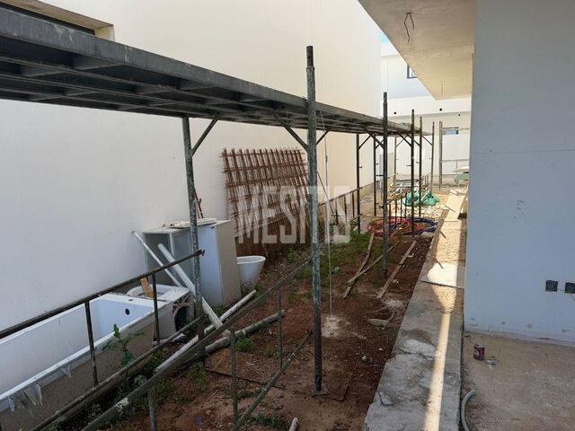 detachedHouse-8319454c-aaa5-4f8a-b17c-3b0d27ab523f_Wtr.jpg