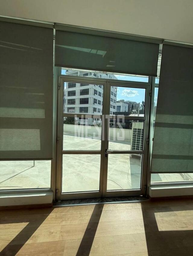 office-51d0ed36-280e-4ef5-9fa3-fed429a7863c_Wtr.jpg