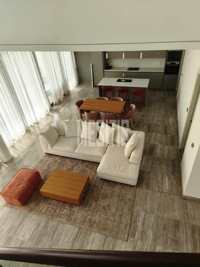 detachedHouse-8f32d2cc-4330-4753-b805-c26808458477_Wtr.jpg