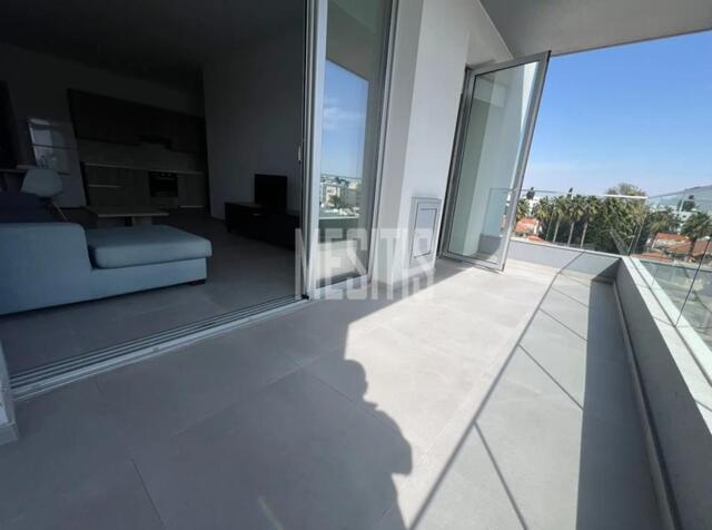 apartment-2d5ce840-d1af-4d7b-abff-dbad5fc35348_Wtr.jpg