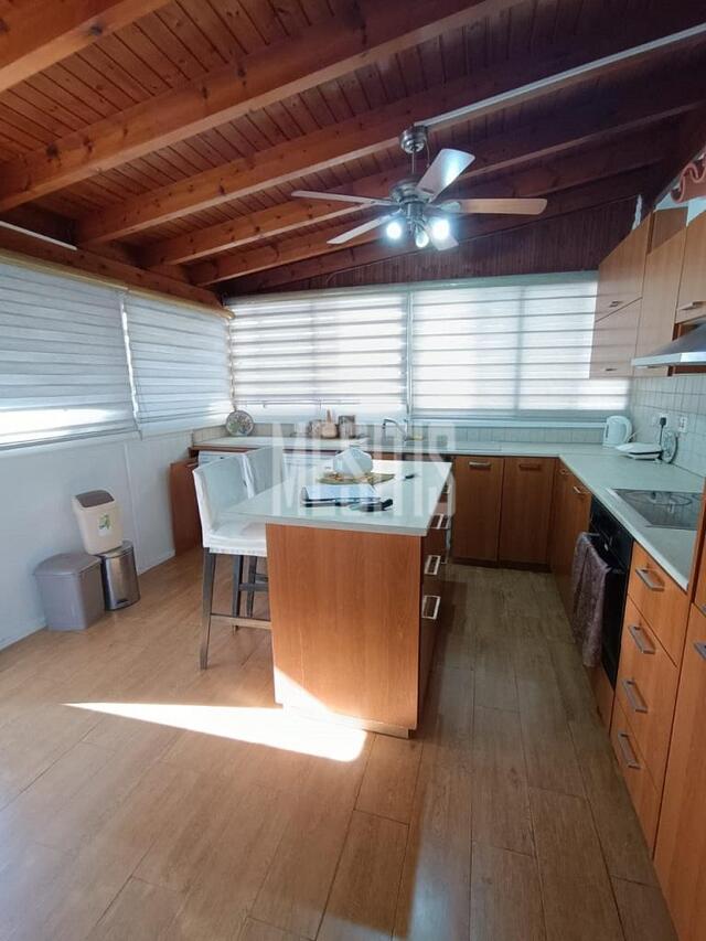 apartment-3a8da2b2-3303-4548-94fb-96b27bfc3f28_Wtr.jpg