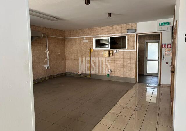 office-2067dd57-c34d-4f18-92ed-8be8083ce727_Wtr.jpg