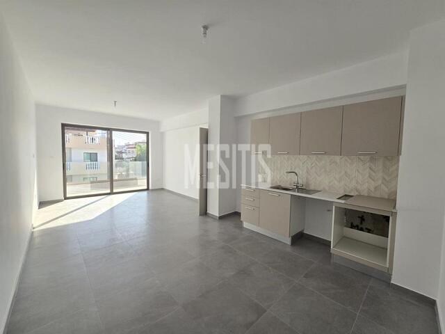 apartment-ff34b8b7-9bd8-465c-8ff1-521318ff4b16_Wtr.jpg