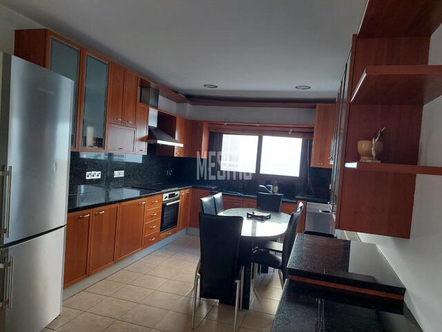 apartment-7dde7bb2-2fe0-458e-b946-7352d425af0f_Wtr.jpg