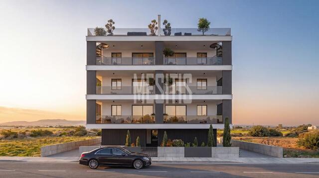 Modern and Spacious 2-Bedroom Penthouse With Roof Garden In A Prime Location In Larnaca – photo 2