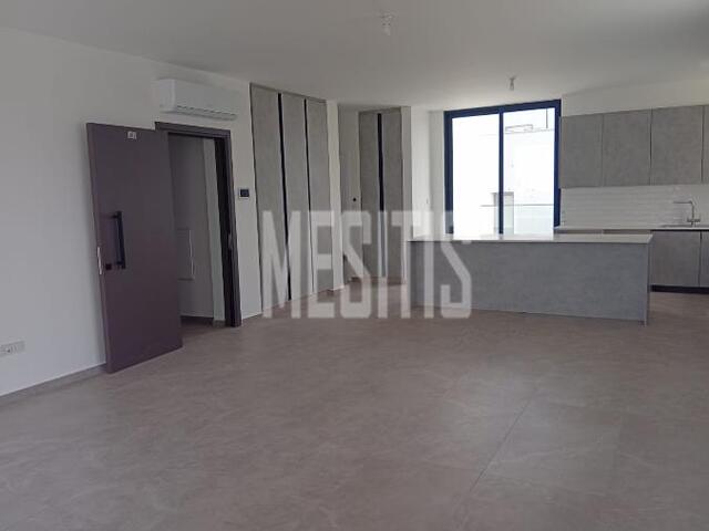 apartment-24b8183d-4863-42e2-91a4-68f5506f7048_Wtr.jpg
