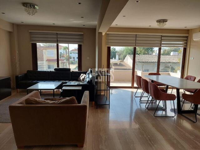 apartment-a53035b6-6a98-4235-a81f-8cb34b6991d9_Wtr.jpg