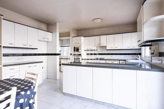 detachedHouse-2ce7af8c-2b5f-410c-86fd-2db1acd88686_Wtr.jpg